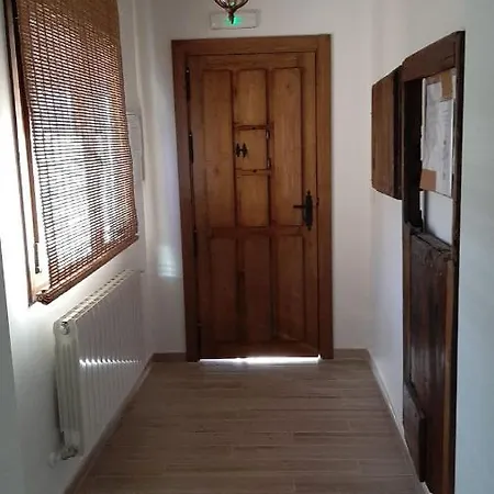 Rurales Hurdes Altas - La Antigua Guarderia