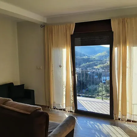 Rurales Hurdes Altas - La Antigua Guarderia *