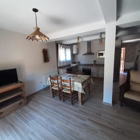 Rurales Hurdes Altas - La Antigua Guarderia * Casares de las Hurdes