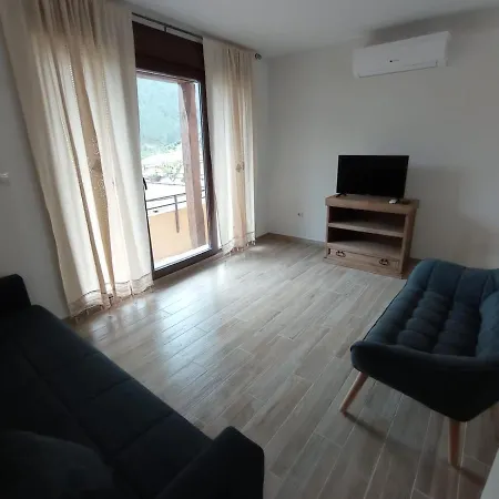 Rurales Hurdes Altas - La Antigua Guarderia *