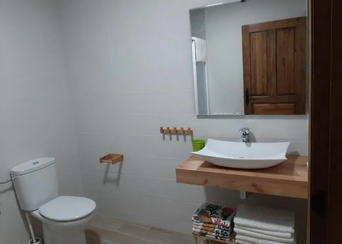 Rurales Hurdes Altas - La Antigua Guarderia * Casares de las Hurdes