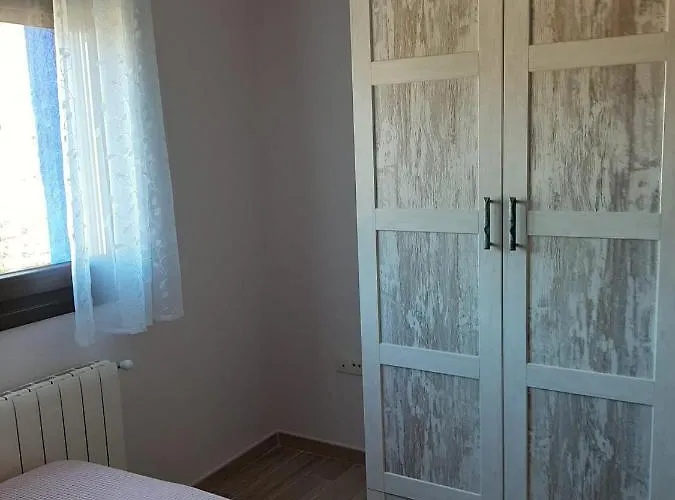 Rurales Hurdes Altas - La Antigua Guarderia *