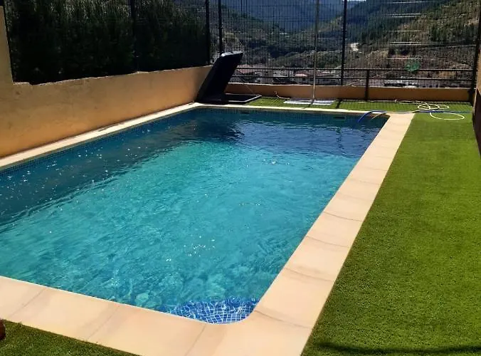 Rurales Hurdes Altas - La Antigua Guarderia * Casares de las Hurdes