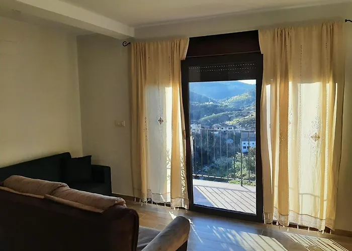 Rurales Hurdes Altas - La Antigua Guarderia *