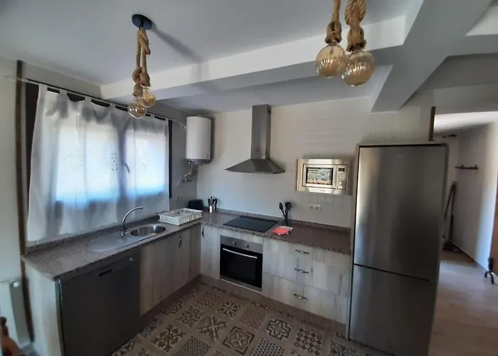 Rurales Hurdes Altas - La Antigua Guarderia Casares de las Hurdes